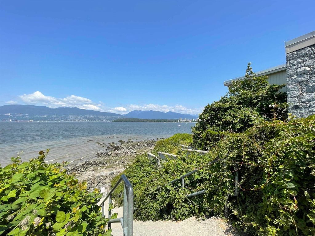 2568 Point Grey Rd