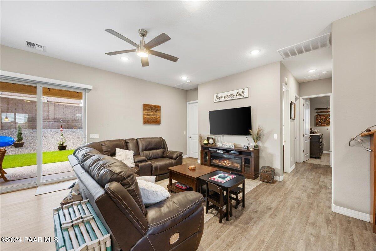 6381 E Beckett Trl