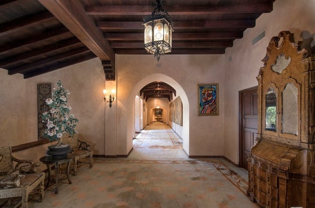 Valley Villa