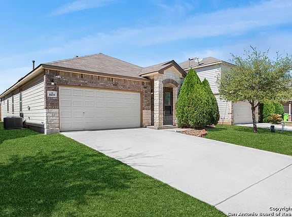 8419 Cedar Mdws