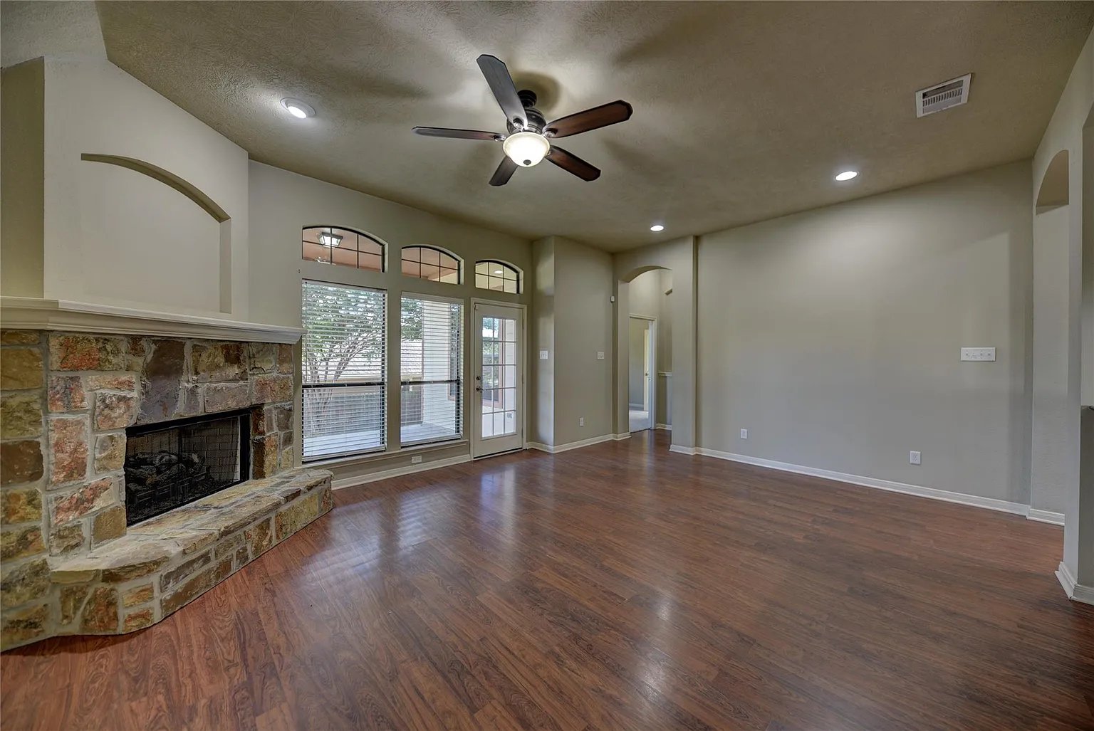 802 Wintersong Dr