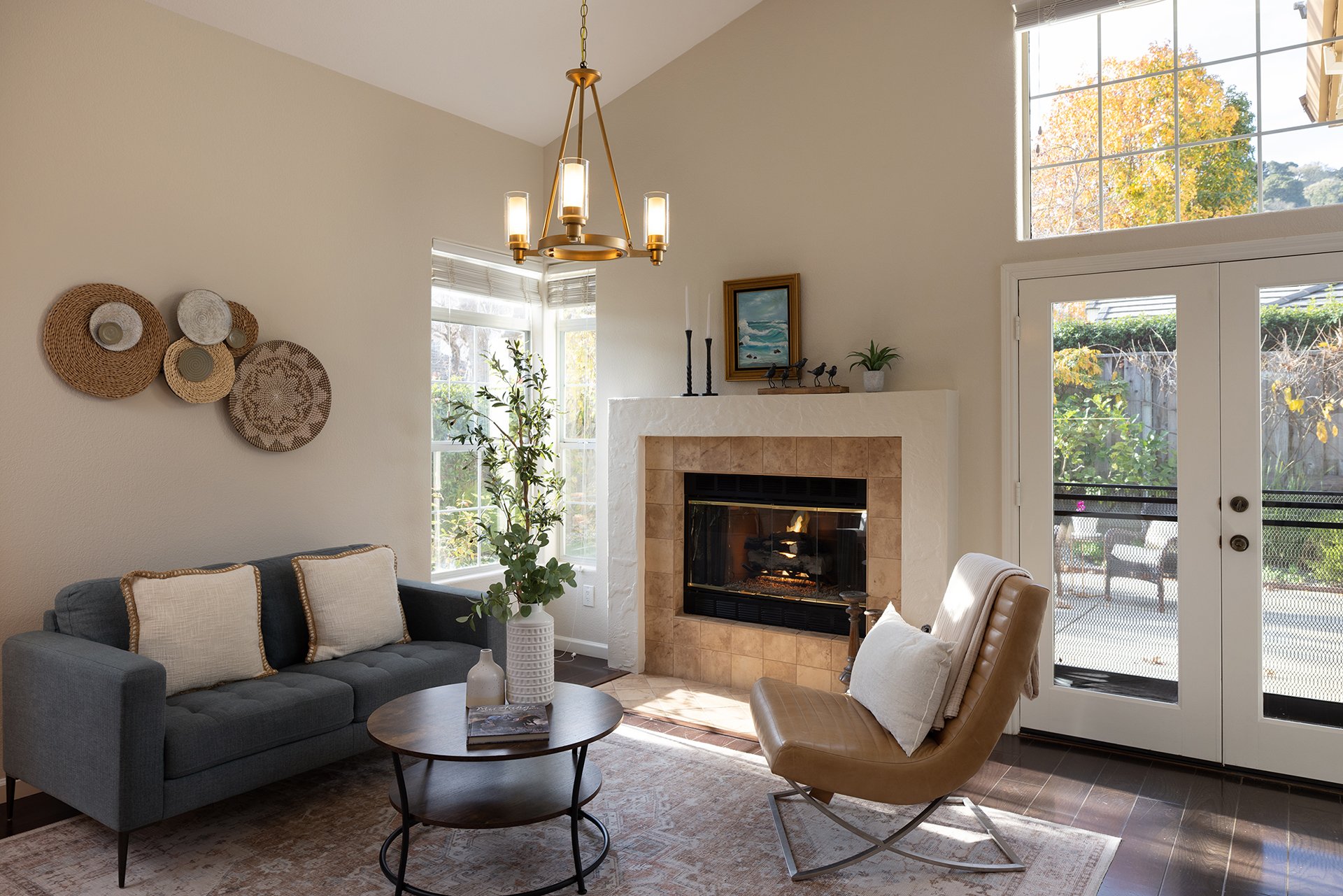 Las Palmas Living - 17776 Riverbend Road