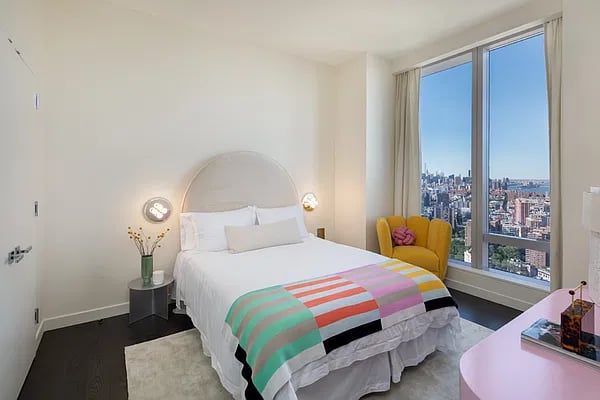 252 South Street Unit: 8J
