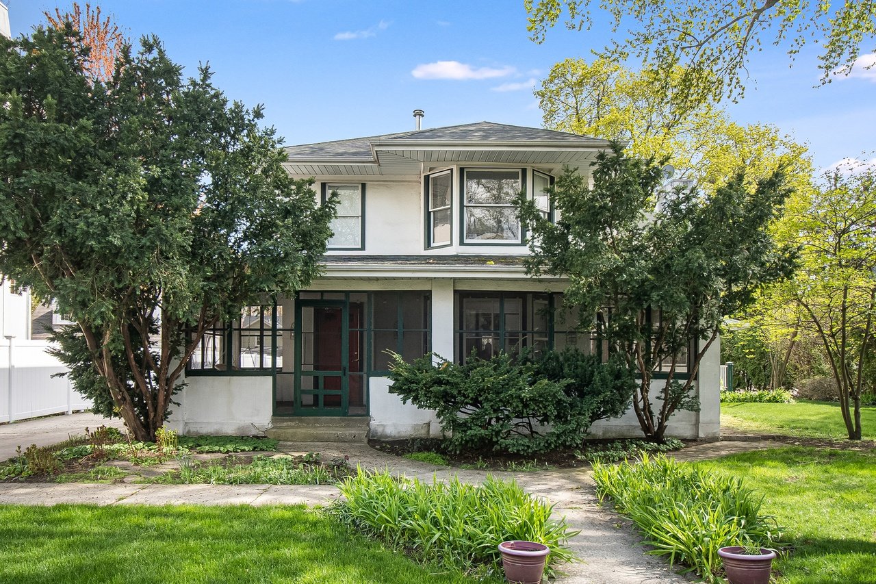 416 E Chicago Ave