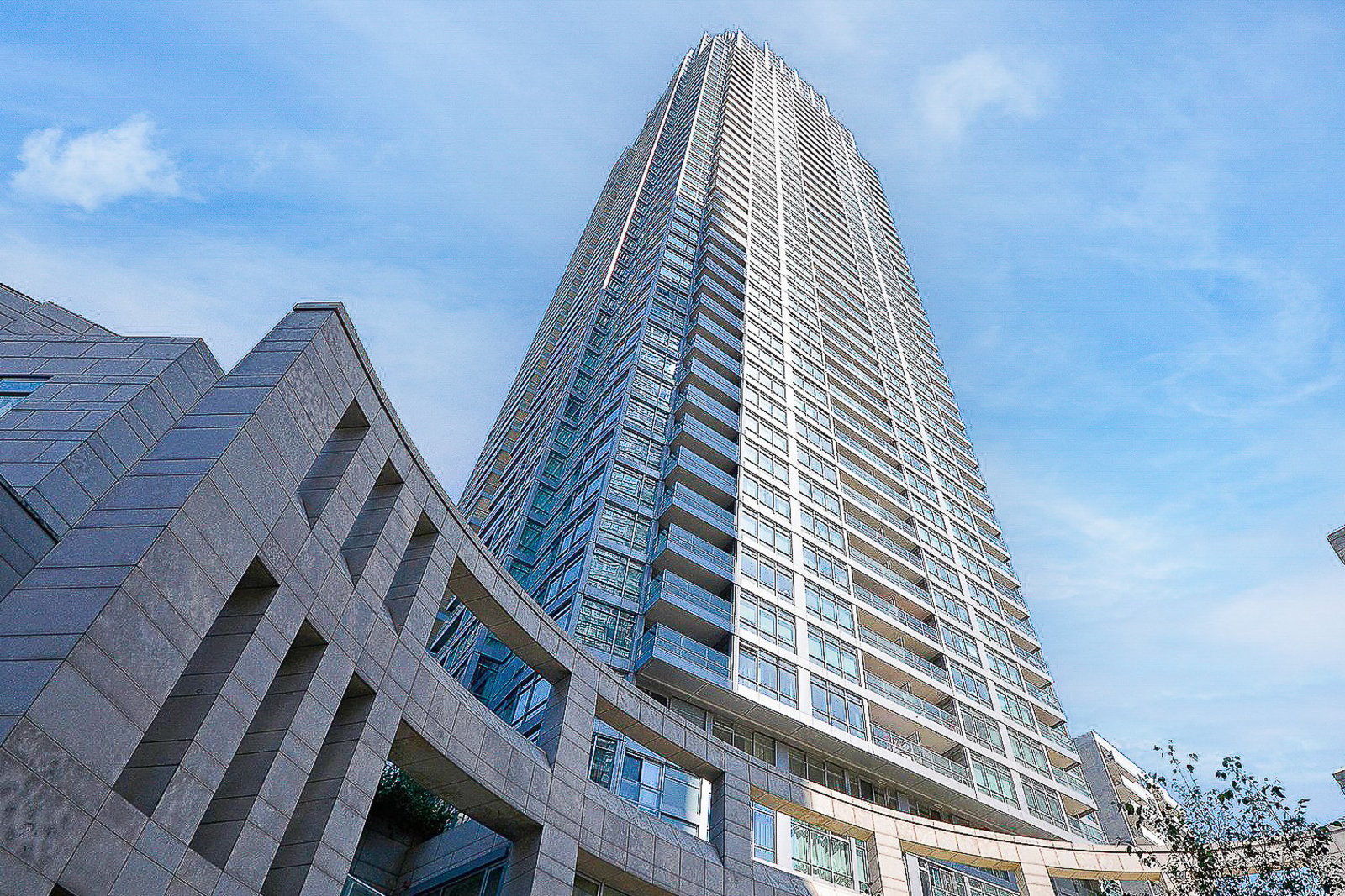 2191 Yonge Street Unit: L7