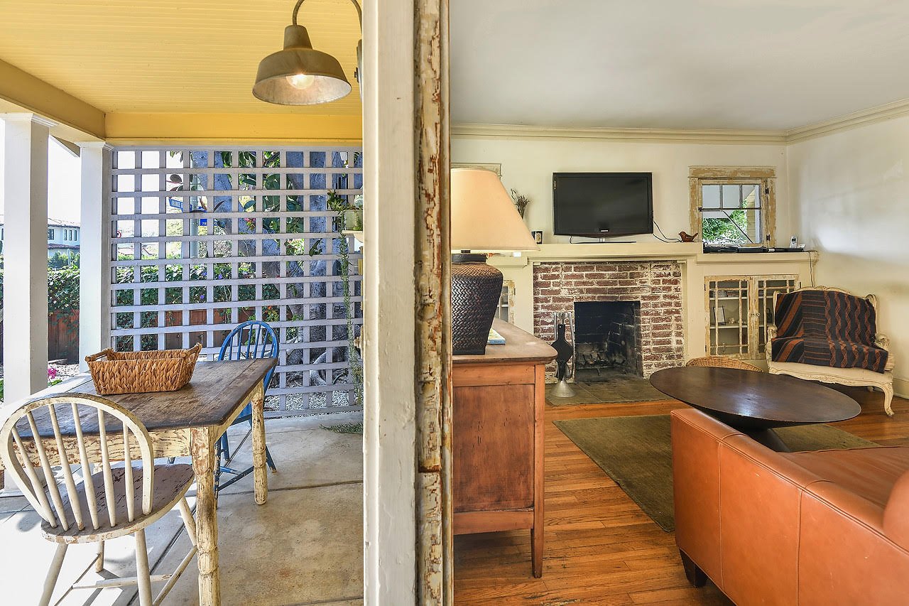 901 N Orange Grv