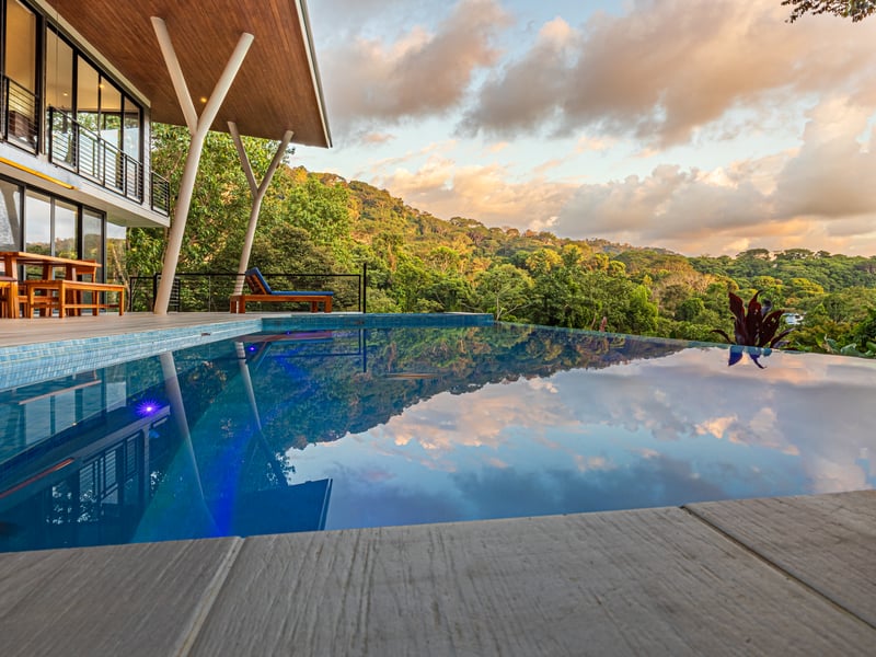4 Bedroom Jungle Paradise with Ocean Views
