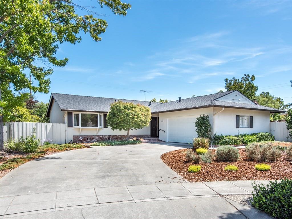 1574 Dominion Ave