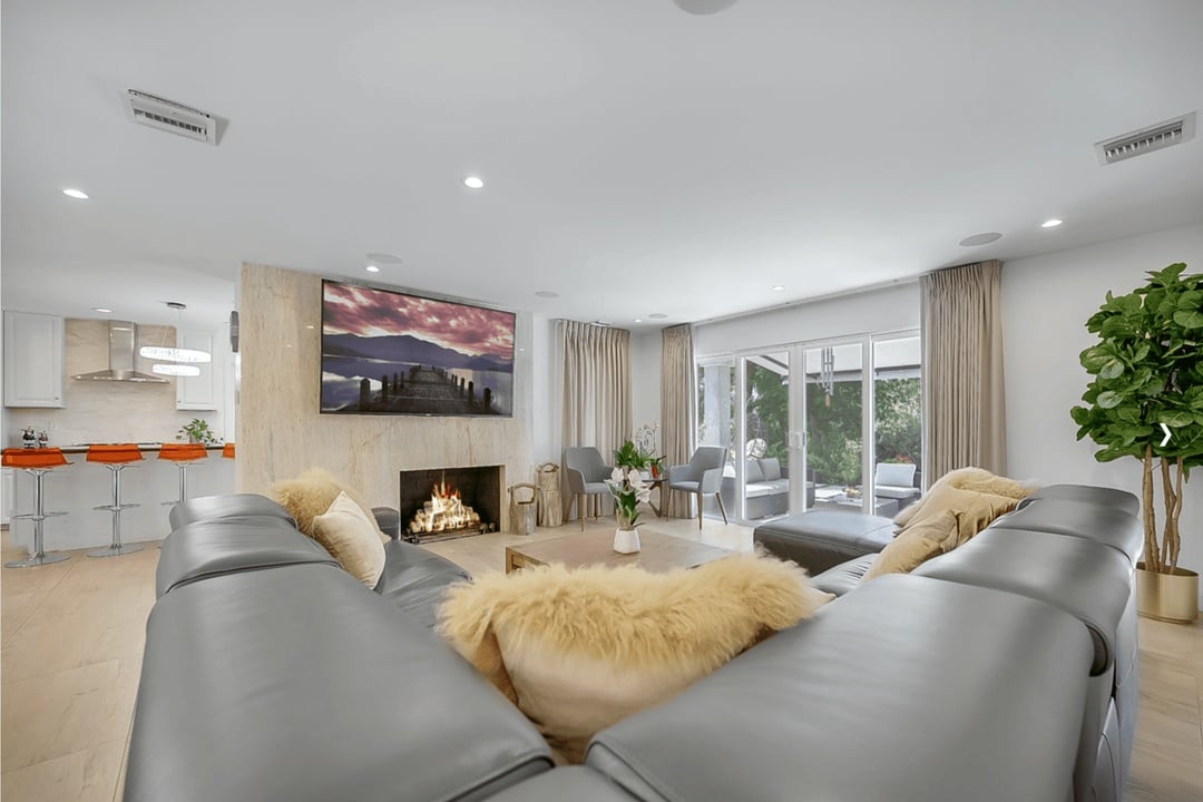 Luxe, Bellagio, 90049