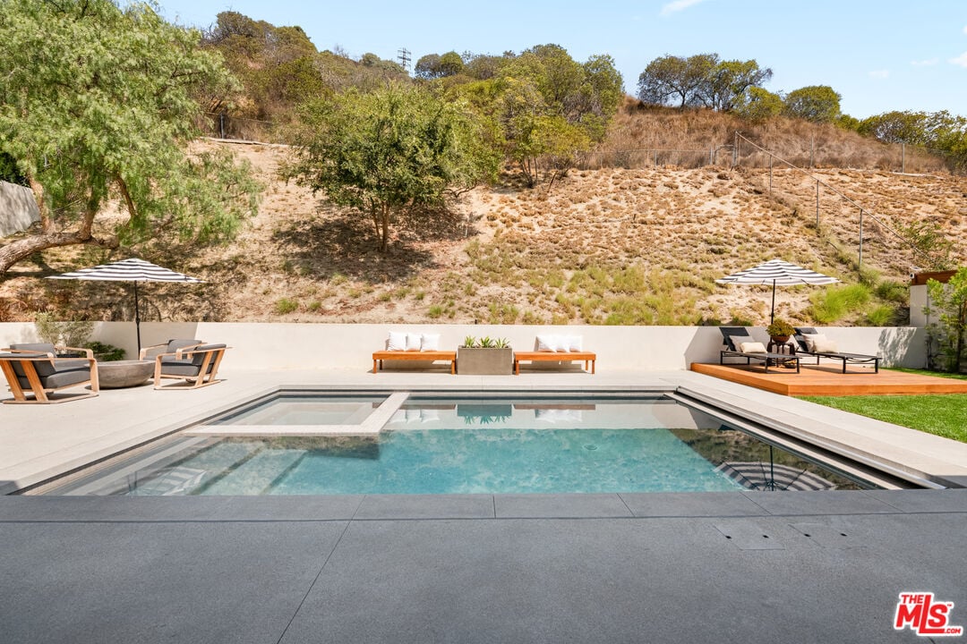 Northstar Pavilion, Amor Rd, 90046