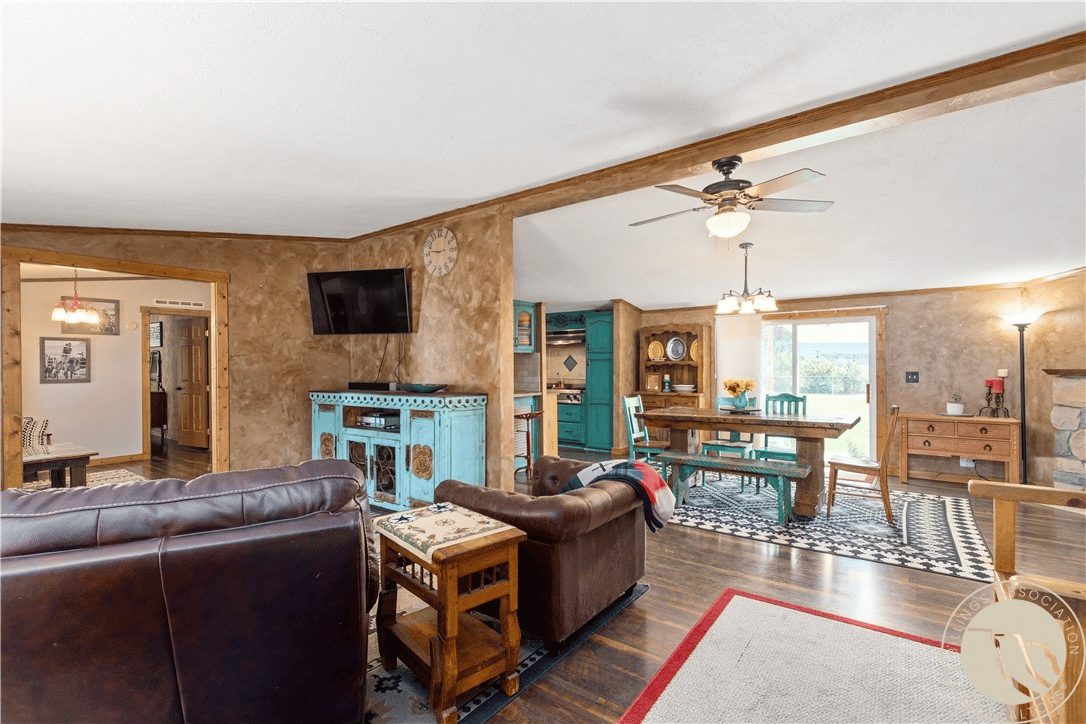3110 Falcon Cir