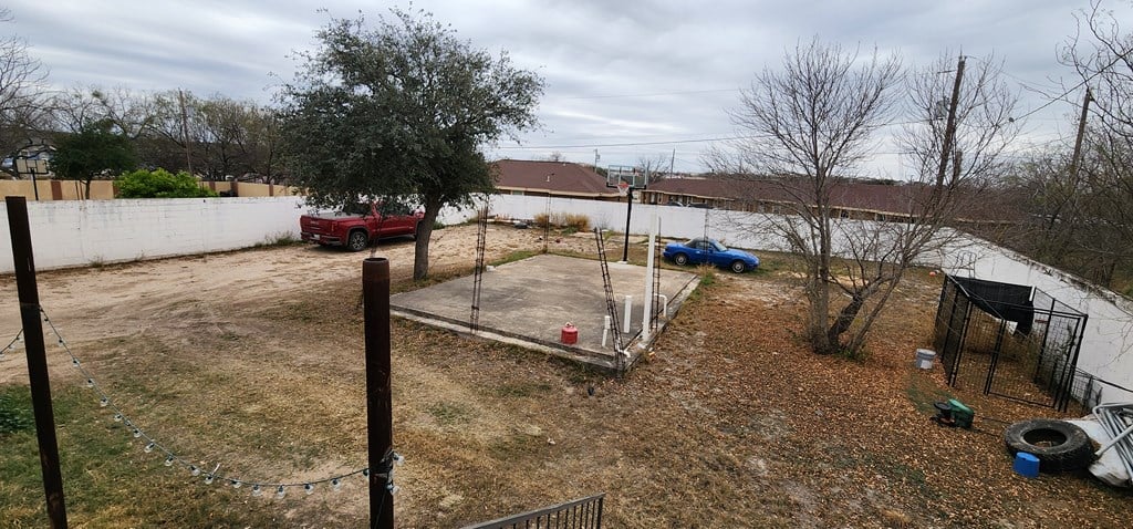 2880 Yucca Cir