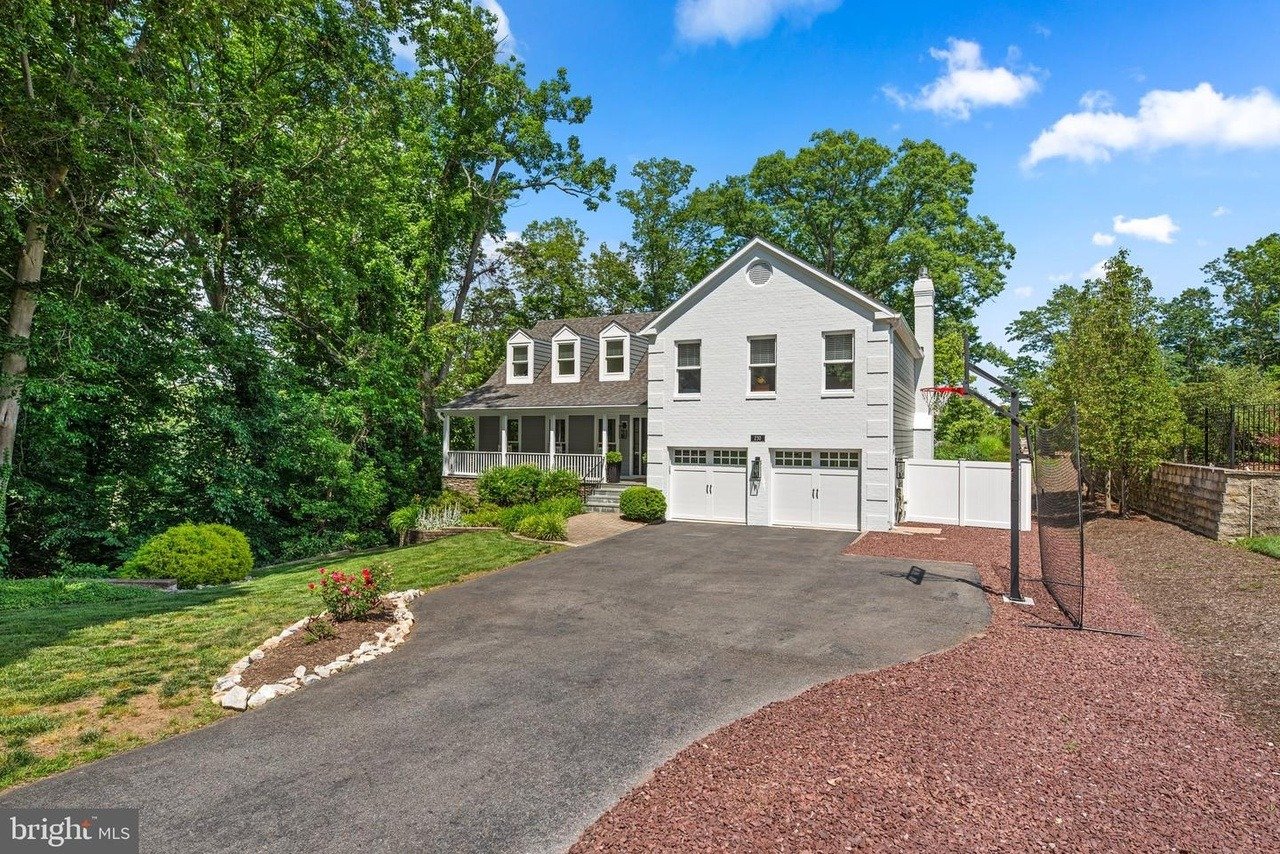 230 Mountain Laurel Ln
