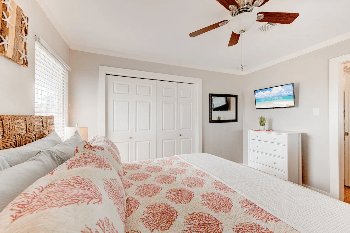 Seller Financing Available! Rockport Home With Runway Canal Views!