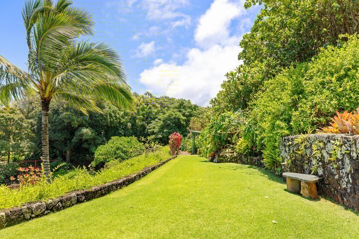 KAUAI 20 ACRE BEACHFRONT ESTATE