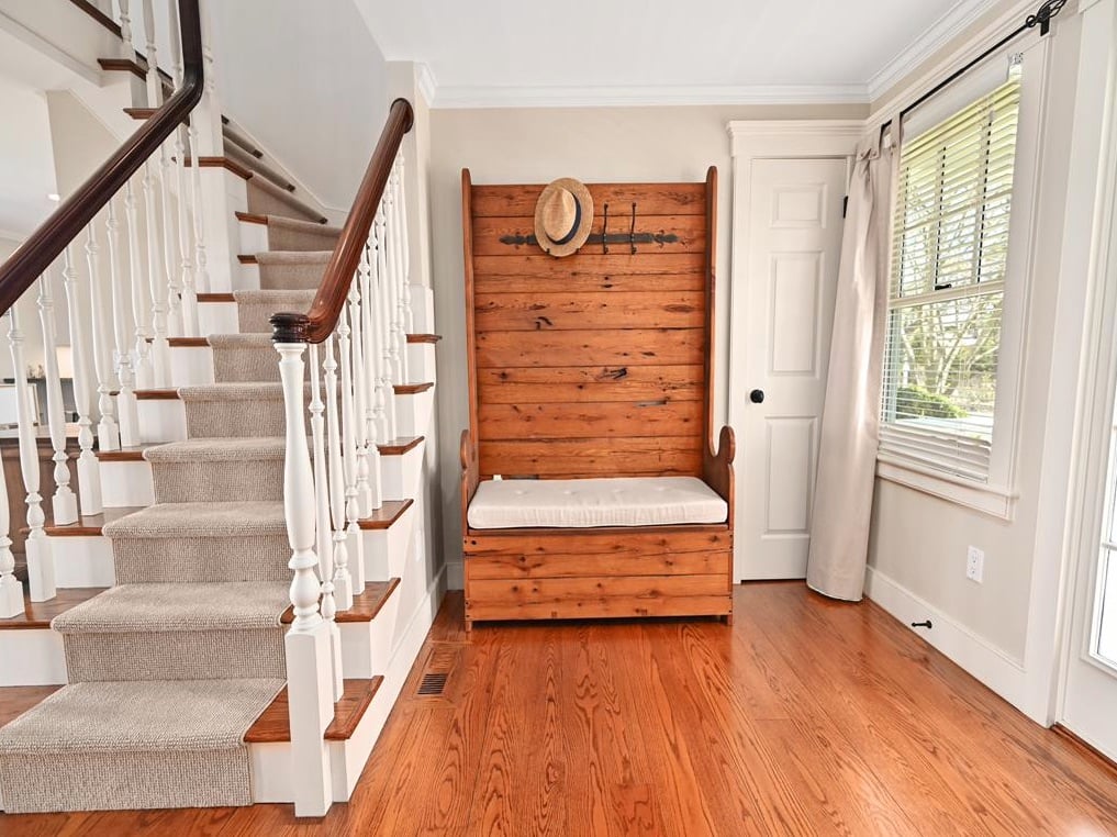 114 Hines Point
