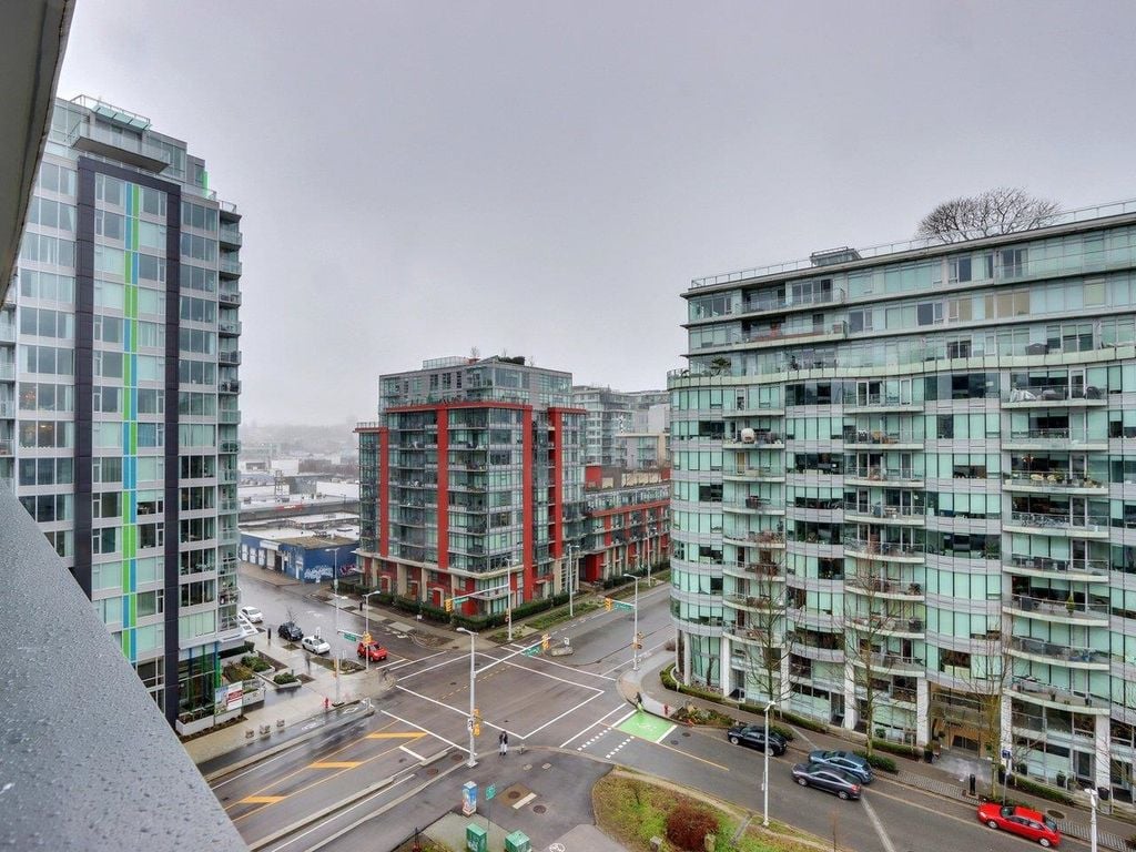 1688 Pullman Porter St, #905