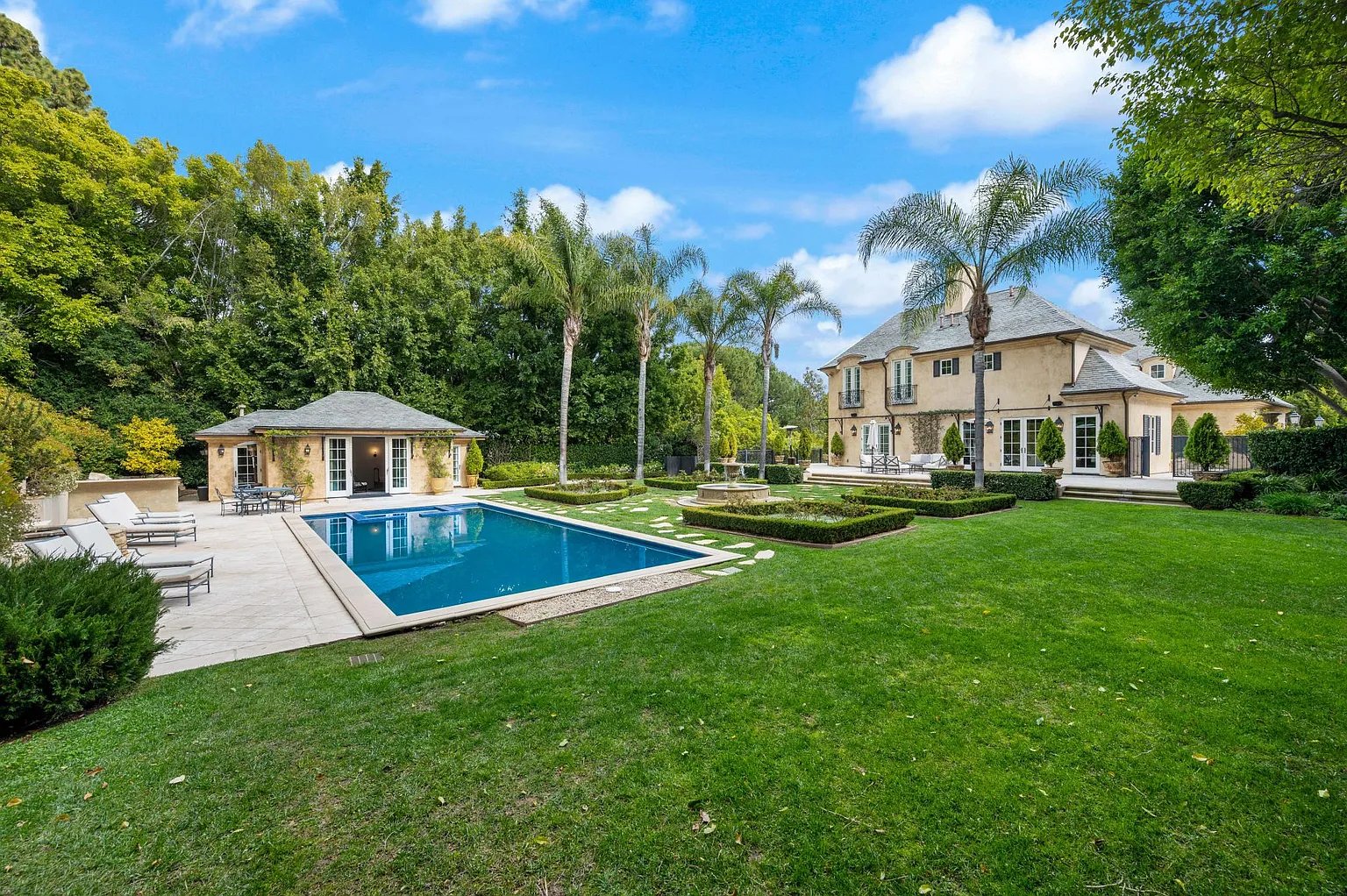 952 N Alpine Dr