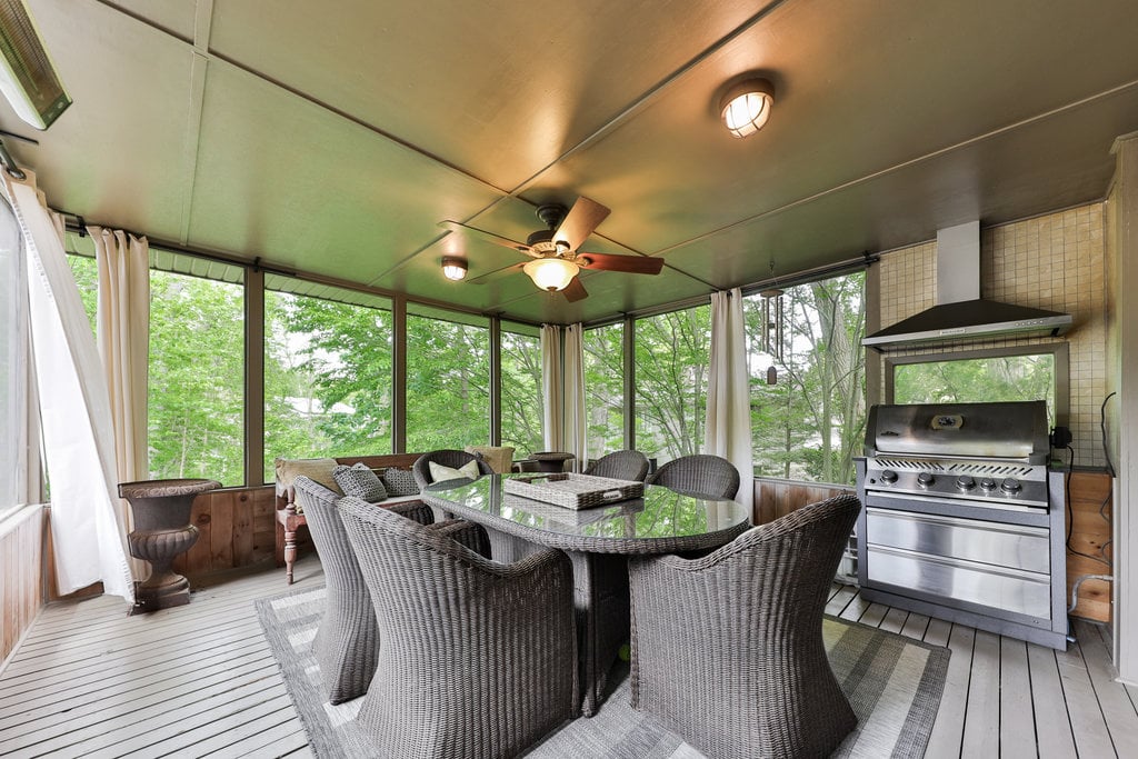 1293 Greenoaks Dr