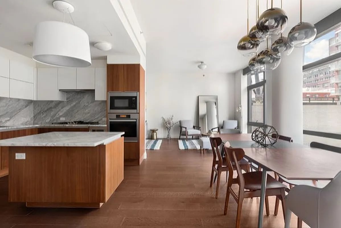 35 W 15th St, #8D