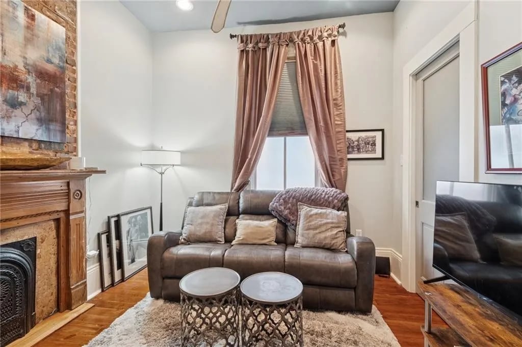 1227 Annunciation St