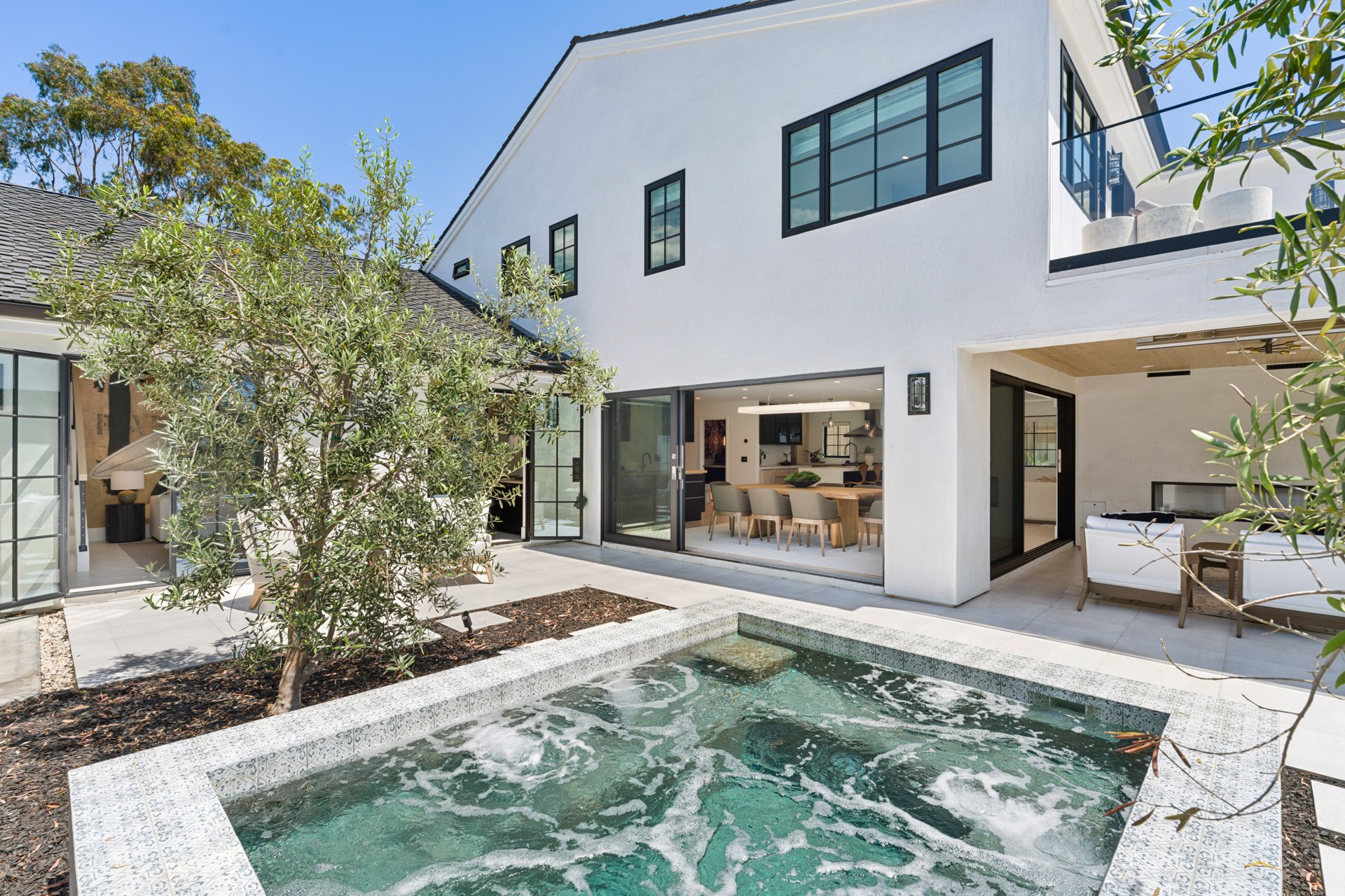 2207 Port Harwick Place