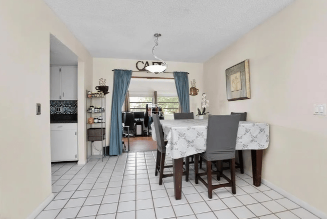 2233 North Normandy Blvd