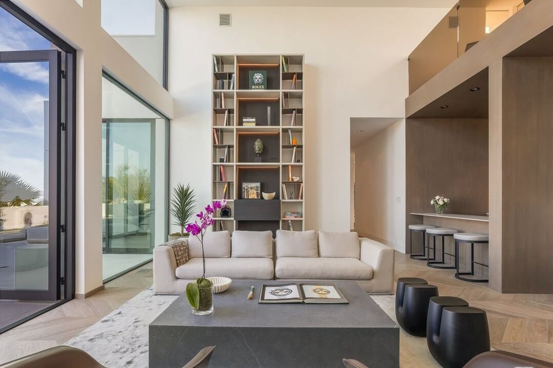 Monarch Crest, Sierra Mar Pl, 90069