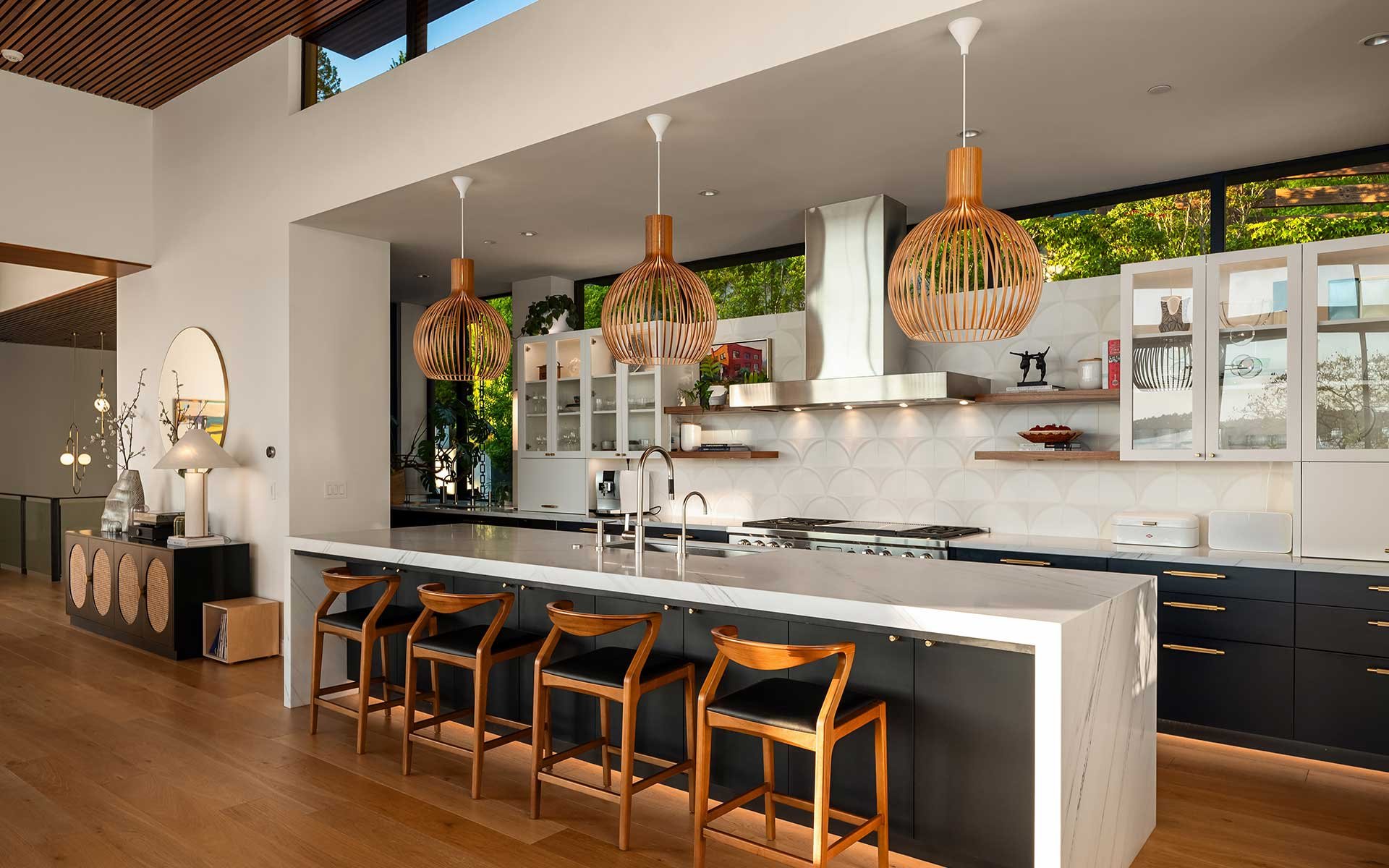 An Extraordinary Expression of Modern Waterfront Living on Mercer Island