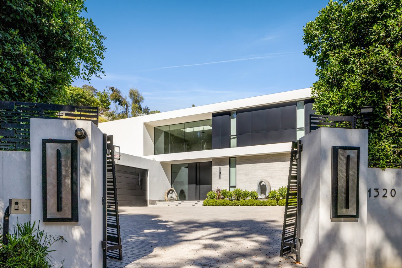 1320 Beverly Grove Place