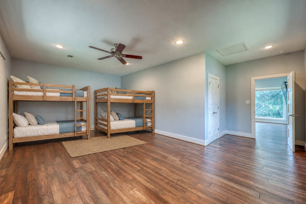 1704 Bluebonnet Lane