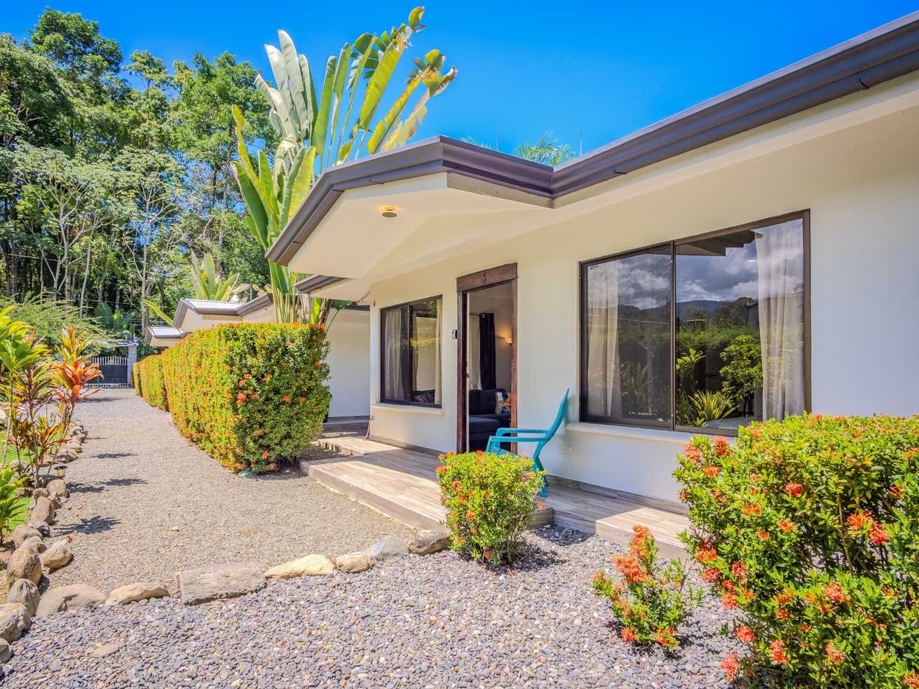 Tropical 3-Cabin Home with Pool and Gardens in the Heart of Uvita