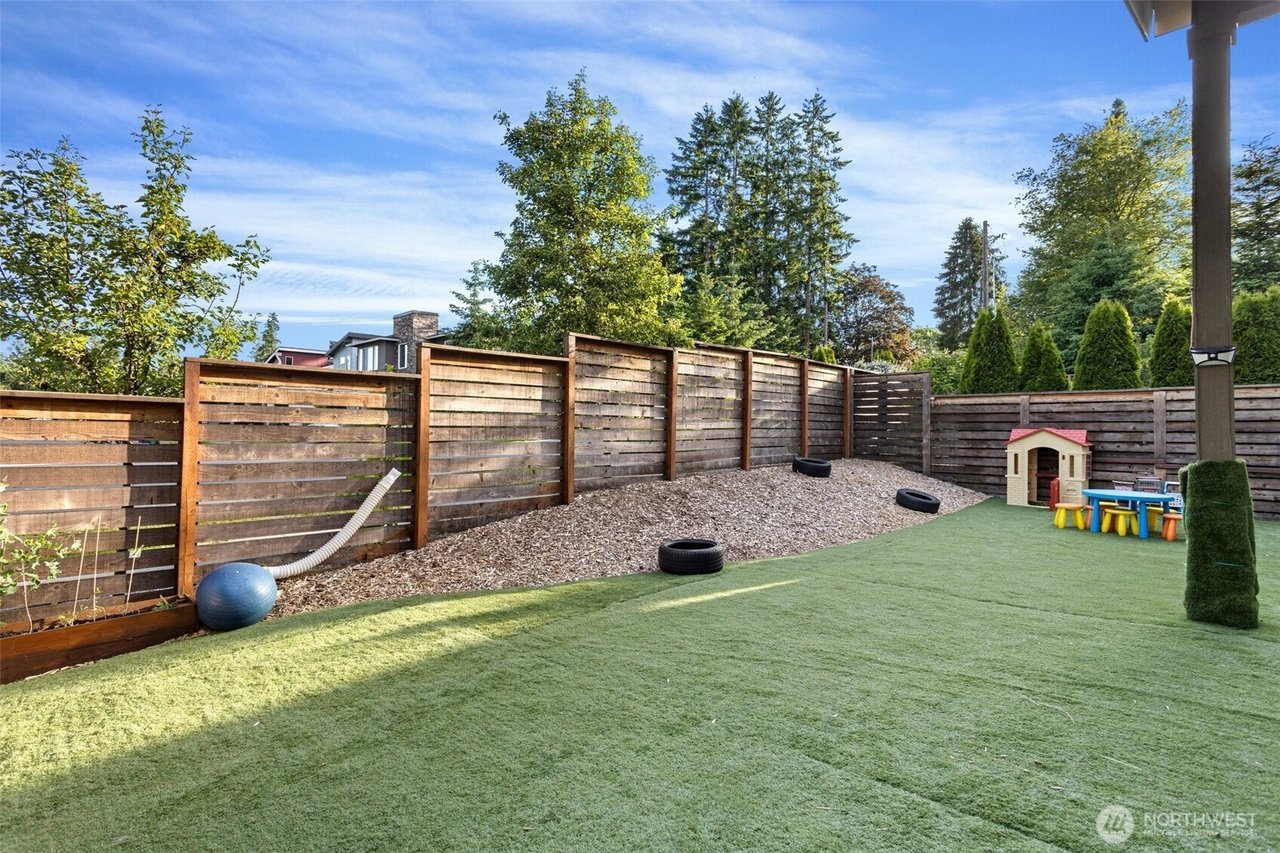 13695 NE 100th Ct, Kirkland WA 98033
