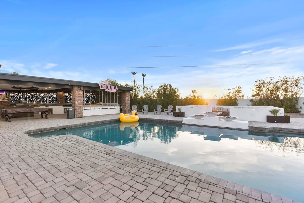 Phoenix Luxury! Pickleball | Free Heated Pool | Hot Tub