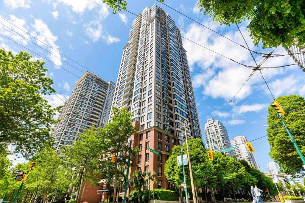 909 Mainland St, #1501