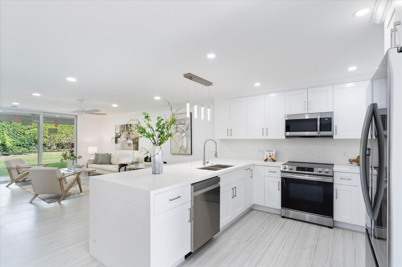 9275 Flynn Cir, #6