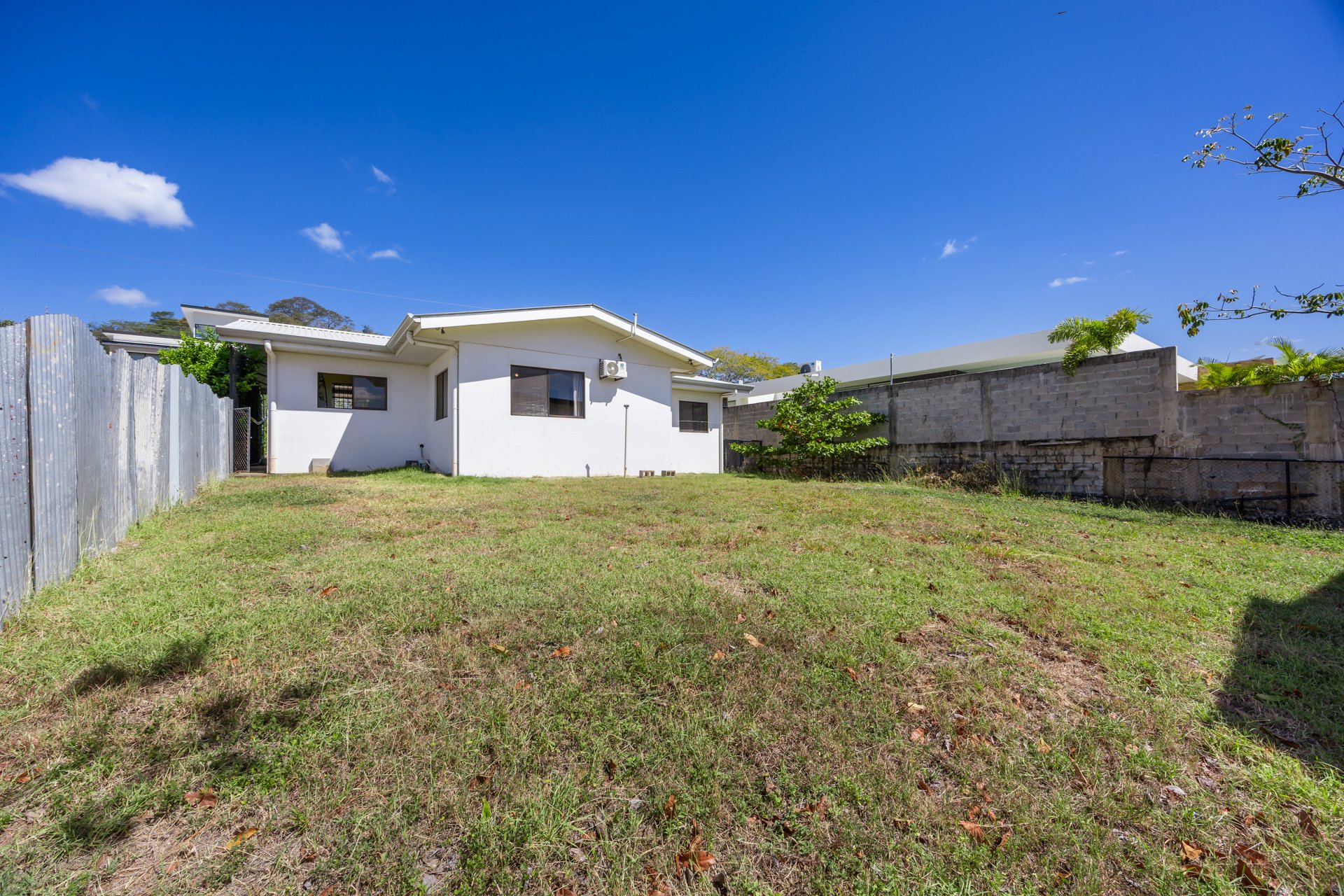 Casa Brisa Azul | 3BR Walk-to-Beach Home in Tamarindo