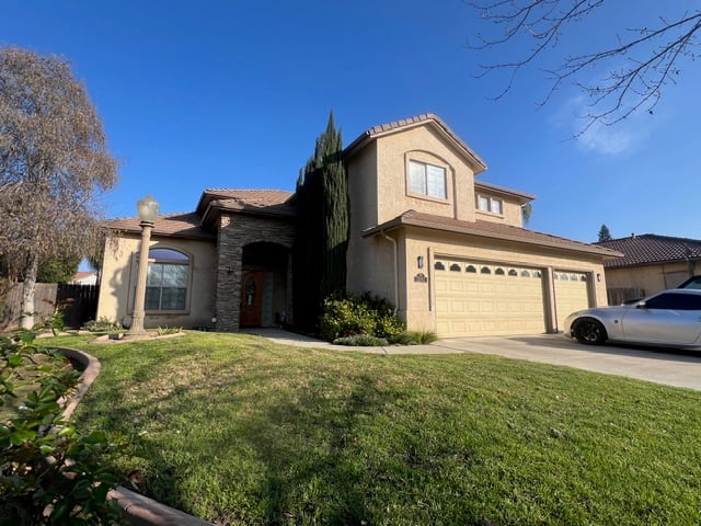 3242 W. Oakridge, Visalia CA 93291