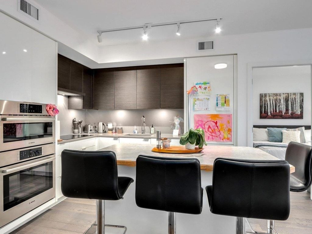 1688 Pullman Porter St, #905
