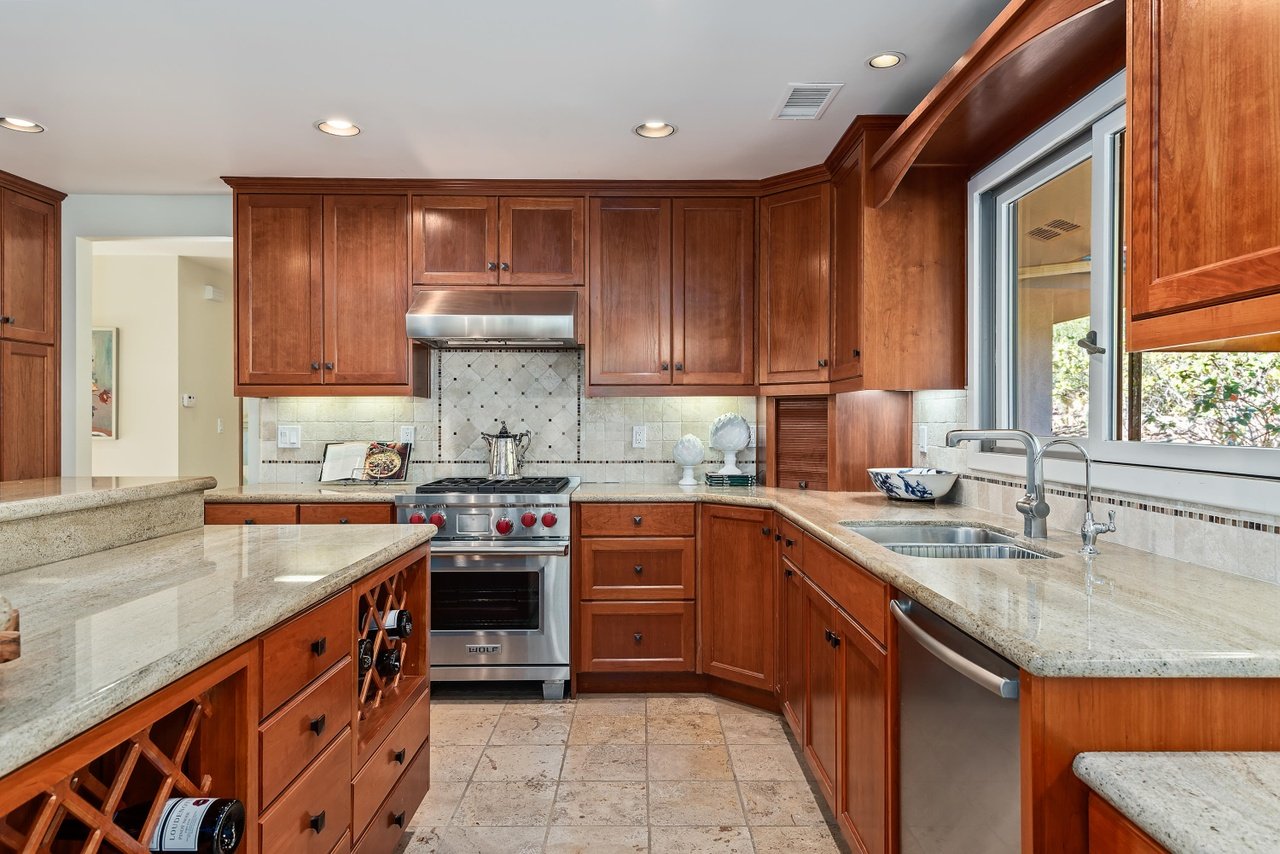 901 Aleeda Ln
