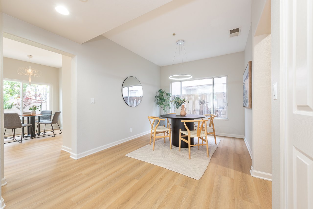 Meridien Court - Gated Community!