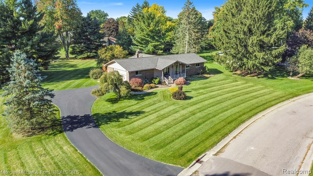 6933 Hubbard Hills Drive 