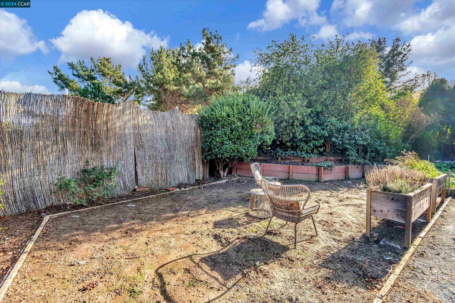 2216 Bristlecone Dr