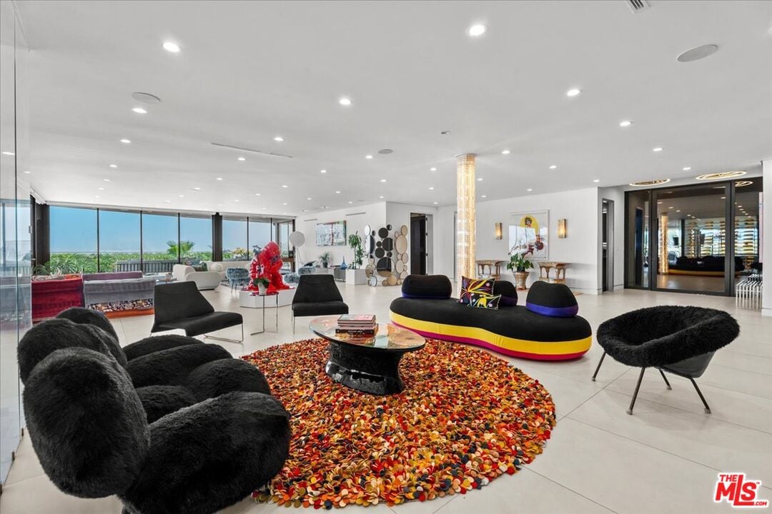 Celestia Estate, Hercules Dr, 90046