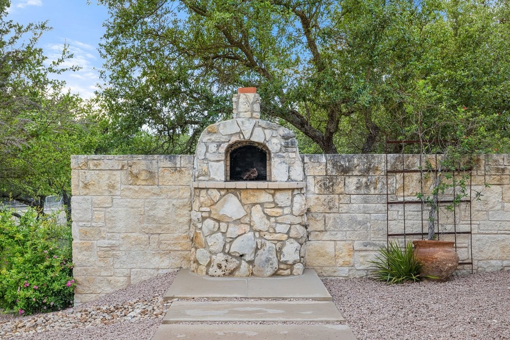 Horseman's Paradise in the heart of Dripping Springs