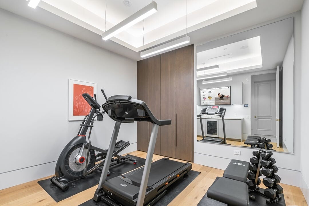 Silverreach Pavilion, N Hillcrest Rd, 90210