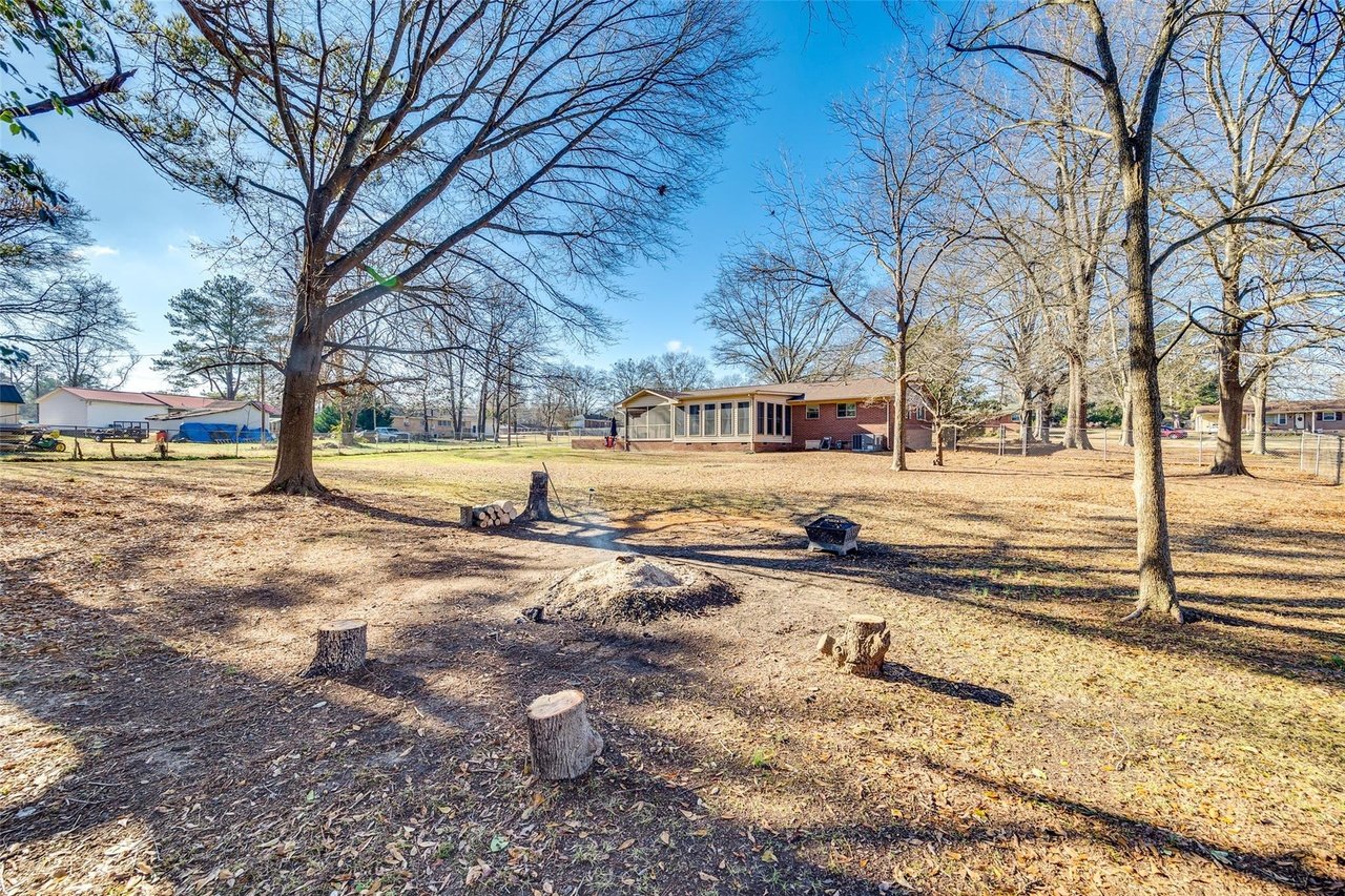 2677 Knotty Pine Dr