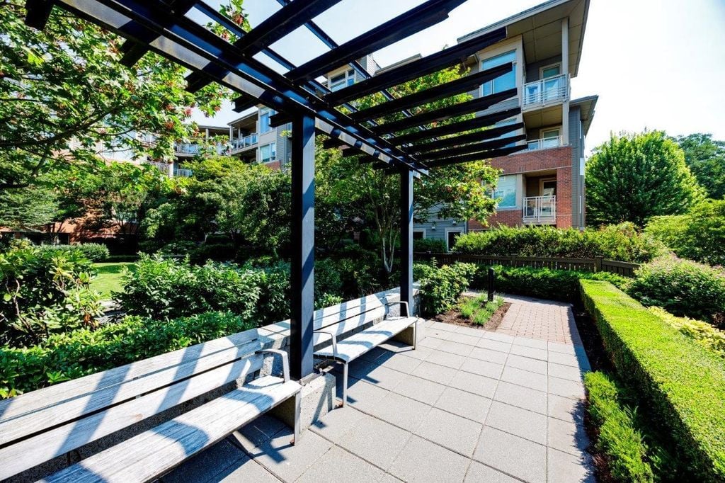 119 W 22nd St, #126