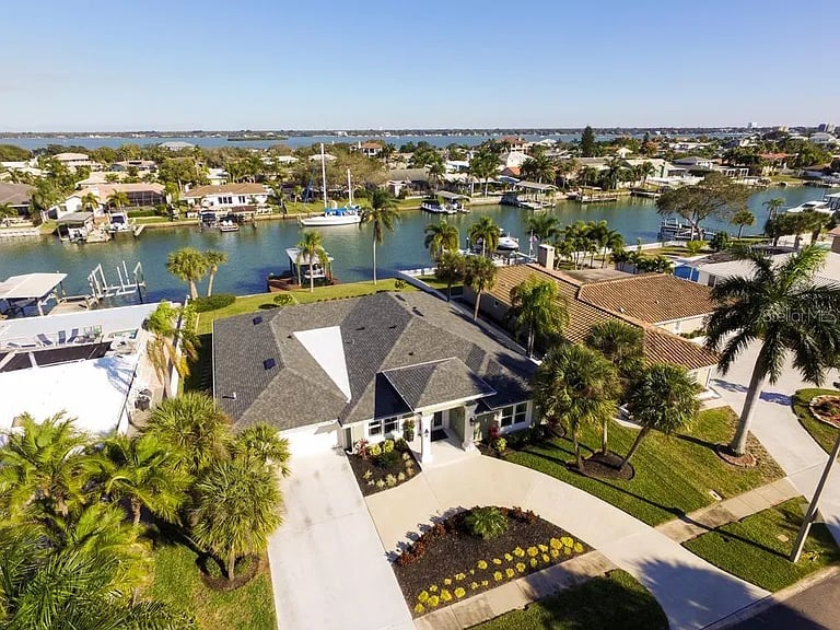 695 Island Way
