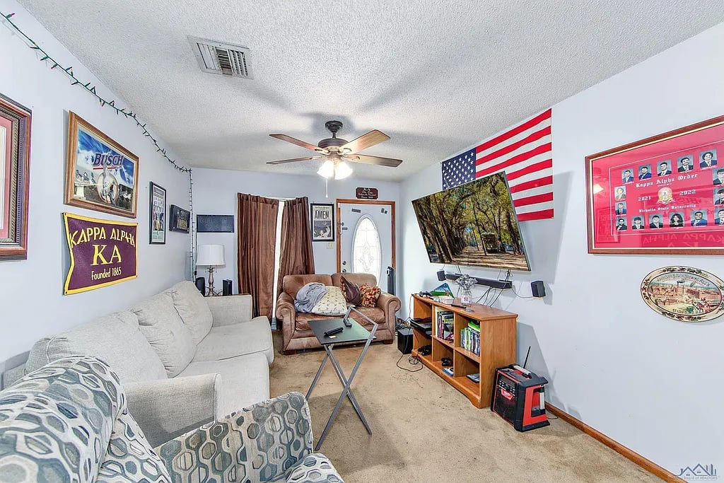1139 W Camellia Dr